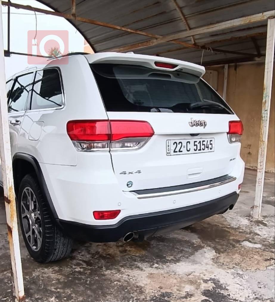 جیپ گراند شیرۆکی